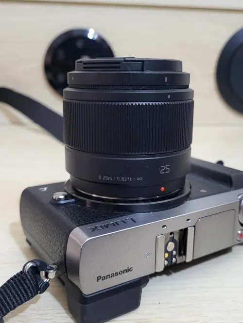 Panasonic Lumix GX80 | Hybride Compact Vidéo UHD 4K + Objectif Panasonic Lumix G 25 mm f/1.7 ASPH