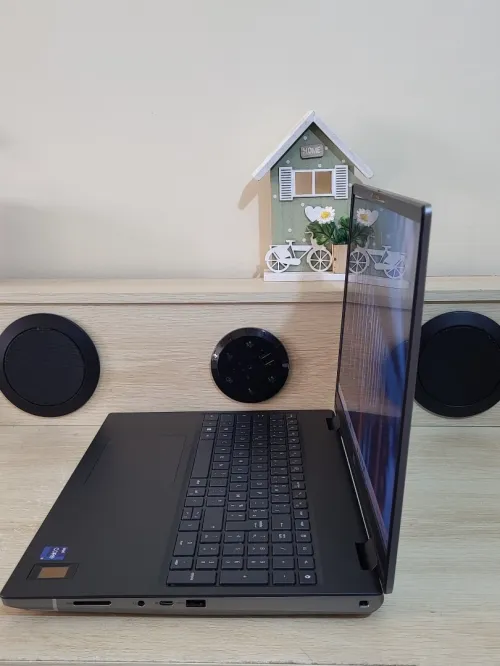DELL PRECISION 7680 | CORE i9-13950HX | NVIDIA RTX 3500 ADA GENERATION 12GB GDDR6 | 64GB RAM | 1TB NVMe SSD | 2025