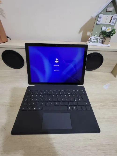 Surface Pro 7 + | i7 1165G7 | 32GB RAM | 1TB SSD | INTEL IRIS GRAPHICS