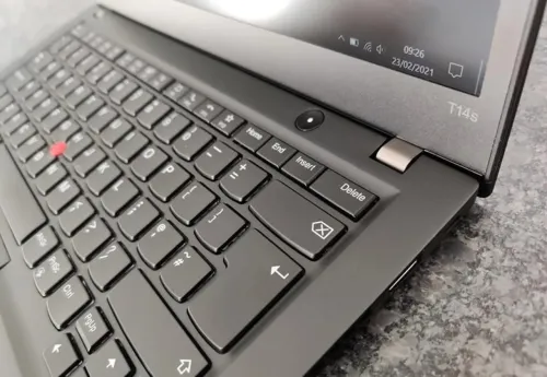 LENOVO THINKPAD T14 GEN3 2.2K Tactile RYZEN 5 6650U 2.90GHz | 16GB RAM | 256GB NVME SSD 