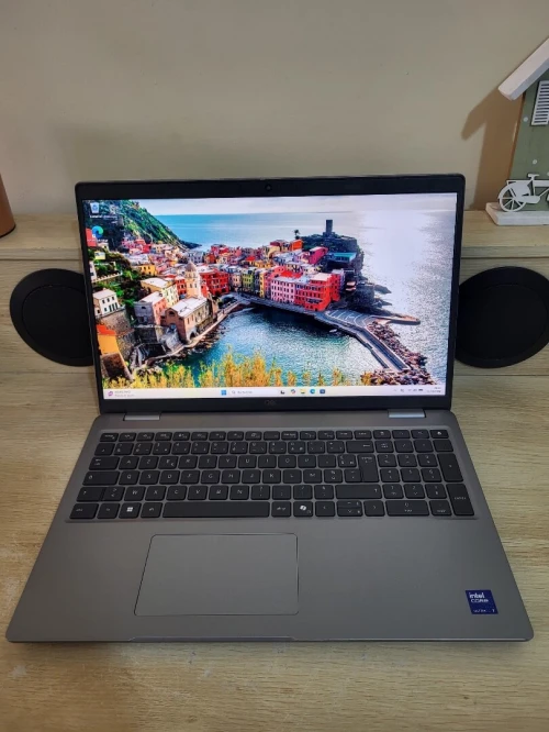 DELL PRECISION 3591 | CORE Ultra 7 165H | NVIDIA RTX 2000 ADA GEN 8GB | 1To NVMe SSD | 32GB RAM | WORKSTATION
