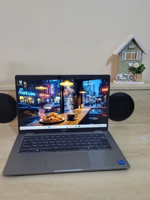 DELL LATITUDE 5450 | 2025 | INTEL 13EME GEN CORE i5 1345U | 32GB RAM | 256GB NVME SSD | INTEL Iris Xe GRAPHICS