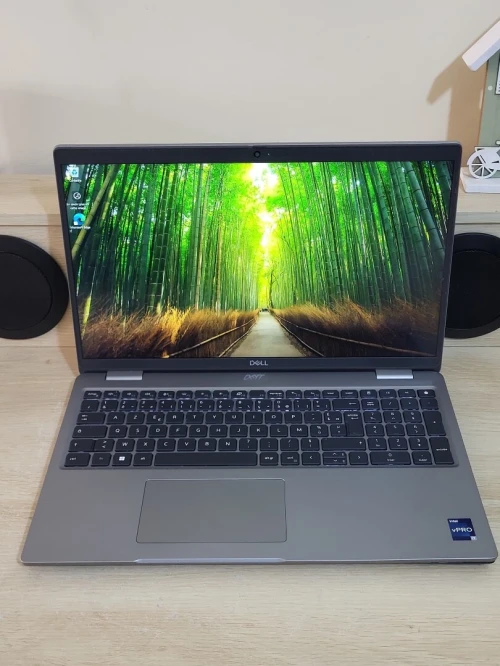 DELL LATITUDE 5540 | CORE i7 1365U | 16GB RAM | 512GB NVMe SSD | INTEL IRIS XE GRAPHICS