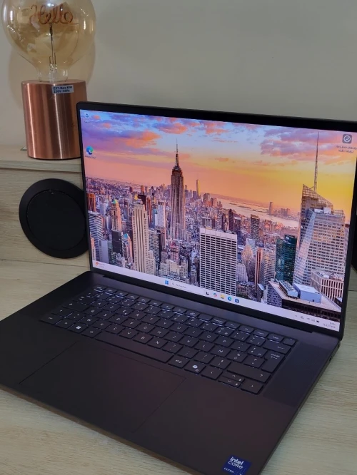 DELL PRECISION 5690 | CORE Ultra 7-165H | RTX 2000 ADA 8GB | 1To SSD | 32GB RAM