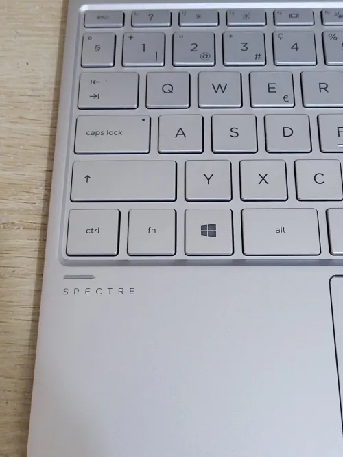 HP EliteBook x360 TACTILE 2-en-1 | INTEL CORE i7 7500U | 8GB RAM | 256GB NVME SSD