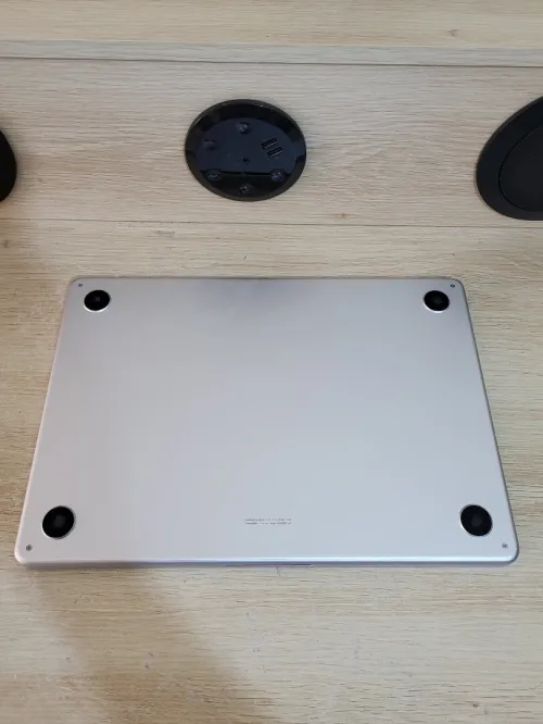 MacBook Air M4 2024 Argent | PUCE M4 8 CORE | GPU 10 CORE | 16GB RAM | 512GB SSD | CYCLES 95 | CAPACITÉ BATTERIE 100%