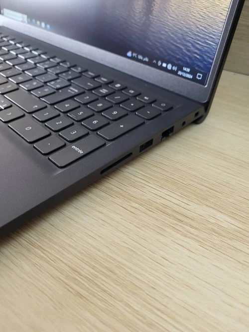 DELL VOSTRO 15.6'' FHD | RYZEN 5 5500U | 8GB RAM | 512GB SSD | AMD RADEON GRAPHICS 