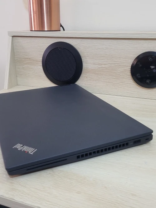 LENOVO THINKPAD T14 | RYZEN 5 6650U 2.90GHz | 16GB RAM | 256GB NVME SSD | AMD RADEON GRAPHICS 