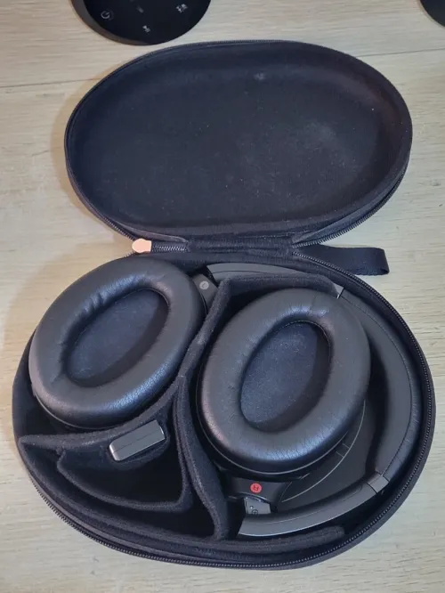 Sony WH-1000XM3 Casque sans fil Bluetooth à réduction de bruit (batterie 30h, capteur tactile, application Headphones Connect, fonction de charge rapide