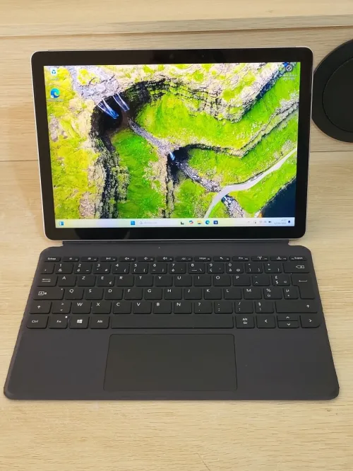 Microsoft Surface GO 2 TACTILE | CORE M3-8100Y 1.61GHz | 8GB RAM | 128GB SSD | | Poids : 544g