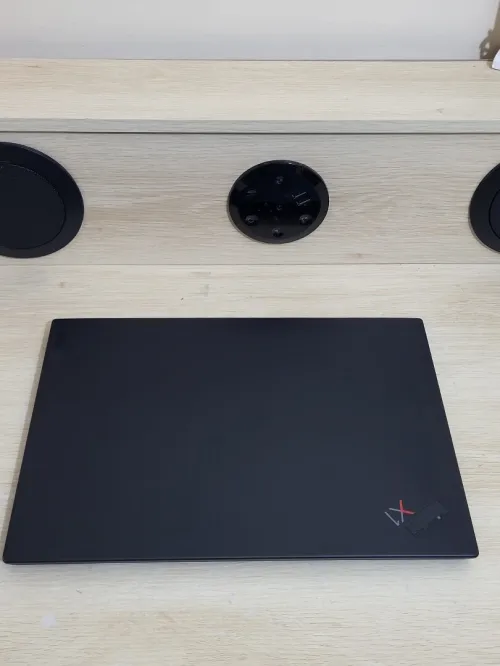 Thinkpad X1 CARBON GEN 9 | EVO vPRO CORE i5 1145G7 | 8GB RAM | 256GB NVMe SSD | 4G LTE WIFI 6