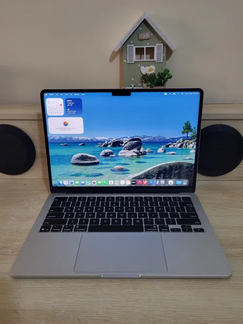 MacBook Air M4 2024 Argent | PUCE M4 8 CORE | GPU 10 CORE | 16GB RAM | 512GB SSD | CYCLES 95 | CAPACITÉ BATTERIE 100%