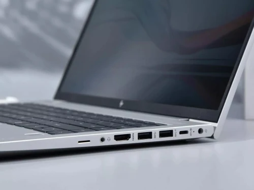 HP EliteBook 835 G8 FHD 13.3'' AMD RYZEN 5 PRO 5650U - 16GB RAM - 256GB SSD - AMD Radeon Graphics
