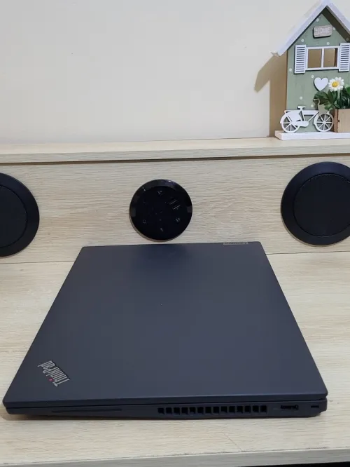 LENOVO THINKPAD P16S GEN 2 | RYZEN 7 PRO 7840U w| 32GB RAM | 512GB SSD | RADEON 780M GRAPHICS 4GB