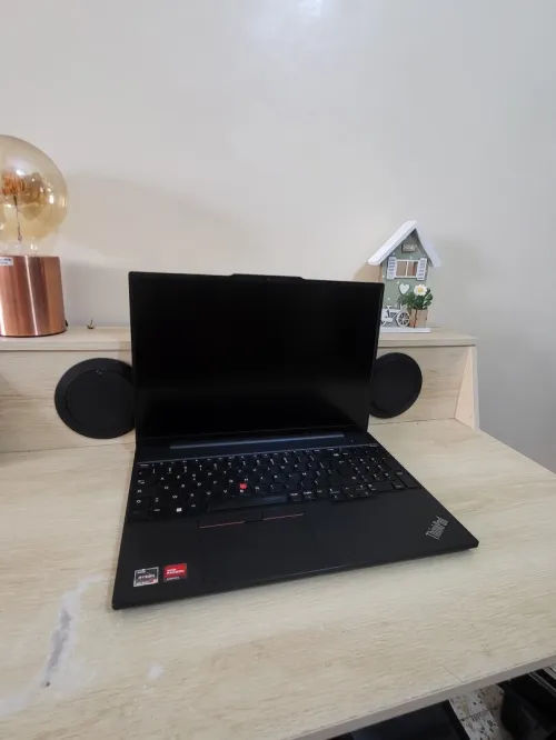 LENOVO THINKPAD E16 16'' FHD | RYZEN 5 7530U | 16GB RAM | 512GB NVMe SSD | AMD RADEON GRAPHICS 1GB