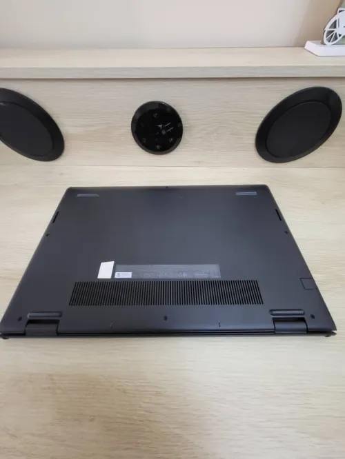 DELL VOSTRO 15.6'' FHD | RYZEN 5 5500U | 8GB RAM | 512GB SSD | AMD RADEON GRAPHICS