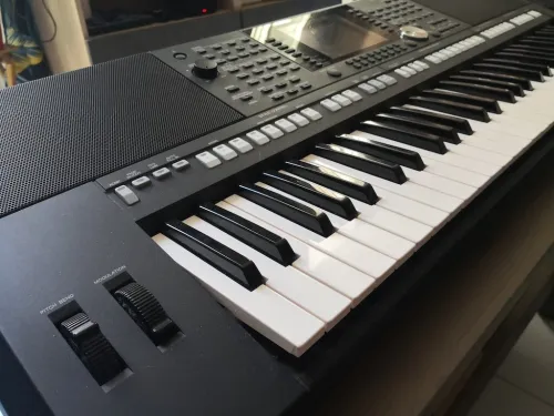 Yamaha PSR-S950 - Clavier arrangeur 61 notes