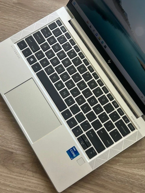 HP ELITEBOOK 830 G8 | INTEL 11EME GEN CORE I7-1185G7 | 16GB RAM | 512 SSD | Iris Xe Graphics