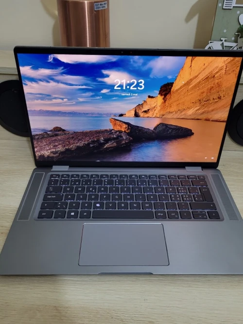 DELL LATITUDE 9520 UHD 4K | INTEL CORE i7 1185G7 | 32GB RAM | 512GB SSD | INTEL IRIS XE GRAPHICS