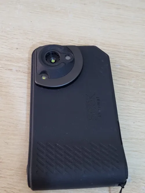 Seek Thermal Shot Thermocaméra de Poche Professionnelle avec capteur 206 x 156 Points - Wi-Fi