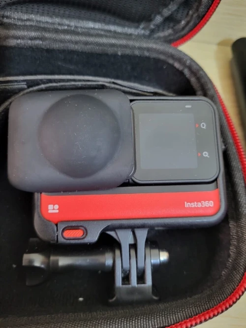 Insta360 One RS Twin Edition on Geht's Kit - Caméra d'action étanche 4K60fps et 5.7K 360 avec objectifs interchangeables - stabilisation - Photos 48MP - HDR Actif - Traitement IA