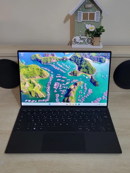 DELL XPS 9300 | CORE i7-1065G7 | 16GB RAM | 512GB NVMe SSD | INTEL IRIS XE GRAPHICS