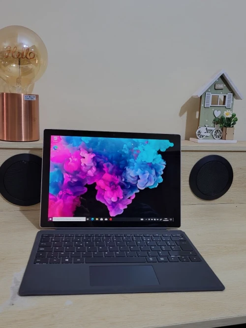 Surface Pro 6 | CORE i7 8650U | 8GB RAM | 256GB SSD | INTEL UHD GRAPHICS