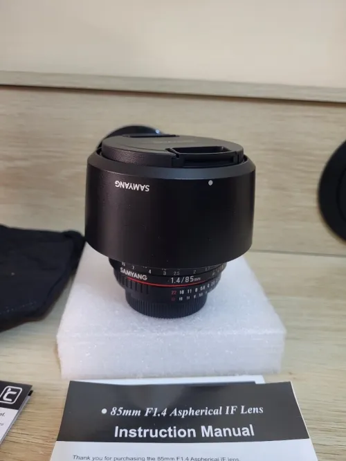 Samyang AE 85mm f/1.4 AS IF UMC plein format -APS-C Objectif portrait pour Nikon F D780 D3500 D850..