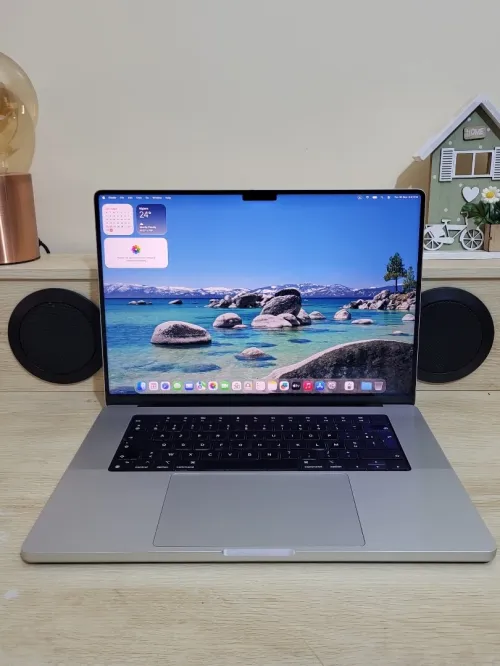 MacBook Pro M1 Max 2021 | 16'' CPU 10 GPU 24 | 32GB RAM | 1TB SSD | CYCLES 79