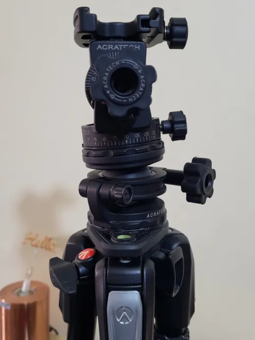 Manfrotto Trépied en fibre de carbone/magnésium 190CXPRO4 Trépied à 4 sections + Acratech Tête panoramique et inclinable avec QR, capacité de charge de 25 lb