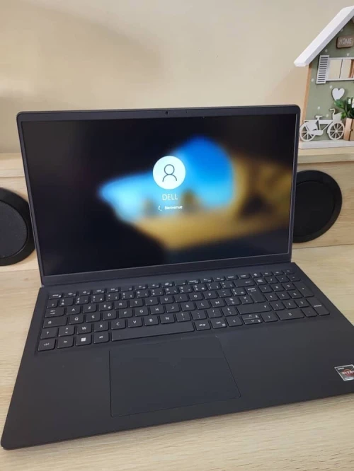 DELL VOSTRO 15.6'' FHD | RYZEN 5 5500U | 8GB RAM | 512GB SSD | AMD RADEON GRAPHICS 