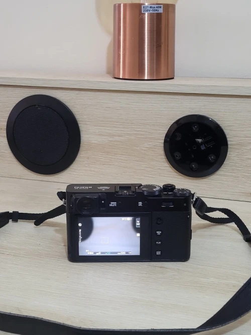 fujifilm x100v Vidéo 4K | Capteur X-Trans CMOS 4 de 26.1 MP | Objectif 23 mm F/2.0 | Processeur X 4 