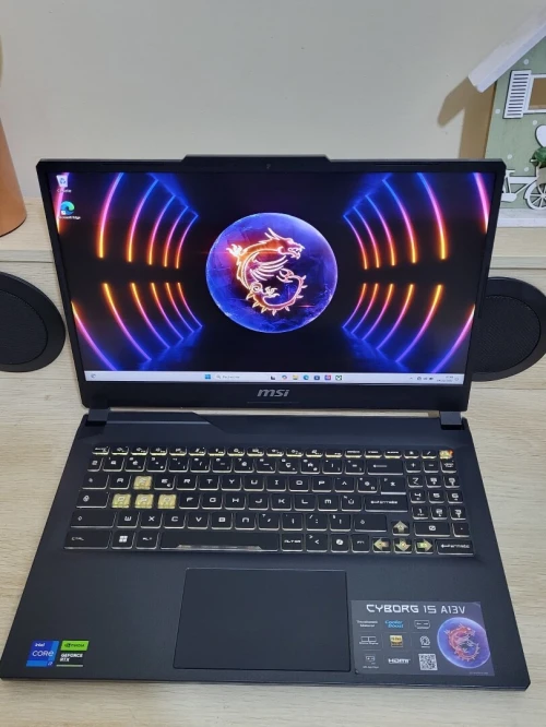 GAMING MSI Cyborg 144 Hz | CORE i7-13620H | NVIDIA RTX 4060 8GB | 512GB SSD | 16GB RAM |