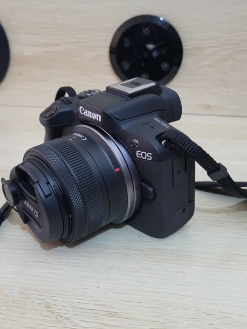 Canon EOS R50 hybride APS-C 24.2Mpx vidéo UHD 4K/30p WiFi + objectif RF-S 18-45mm F4.5-6.3 IS STM