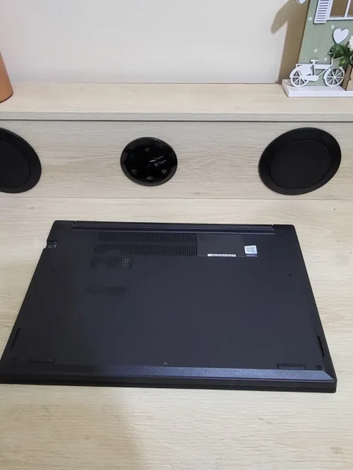LENOVO THINKPAD E15 | CORE i7-10510U | AMD RADEON RX 640 2GB | 16GB RAM | 512GB NVMe SSD