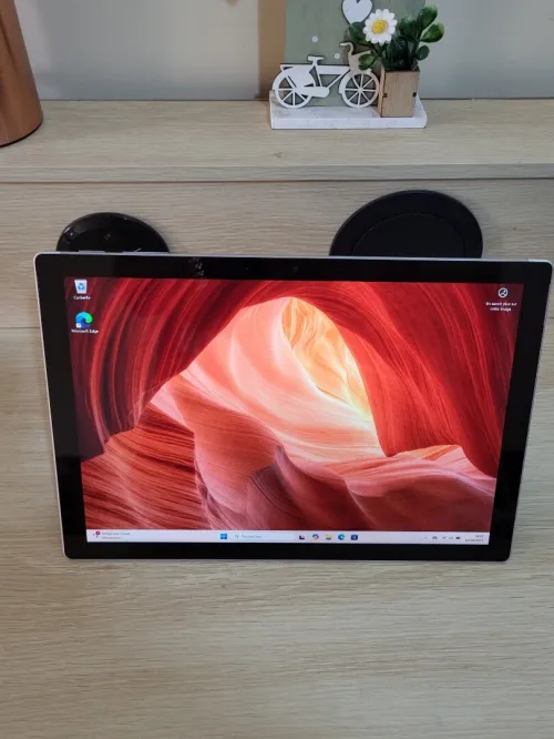 Microsoft Surface Pro 7 INTEL CORE i5 1035G4 - 8GB RAM - 128 NVMe SSD
