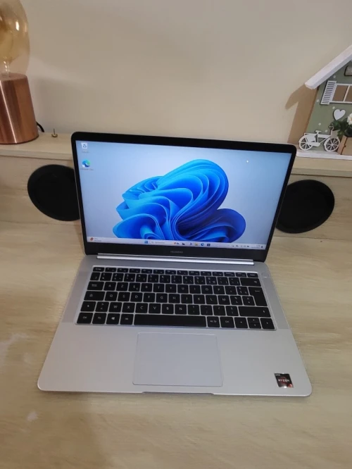 Huawei MateBook 14 POUCES FHD | Ryzen 5 2500U | 8GB RAM | 500GB SSD | Radeon VEGA 8 Mobile Graphics
