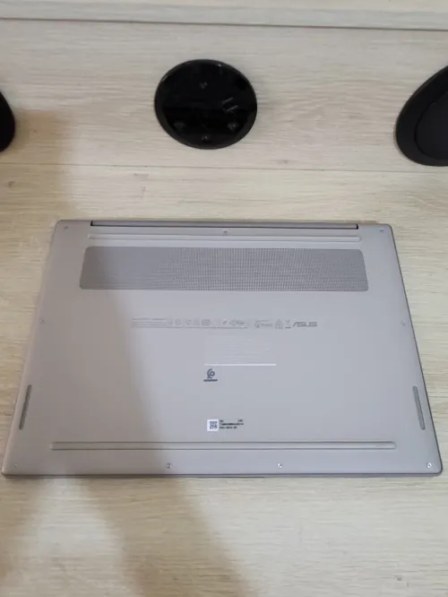 Asus ZenBook A14 14" OLED Full HD+ | Snapdragon X X1-26-100 | 16GB RAM | 512GB NVMe SSD | Qualcomm Adreno x1-45 GPU