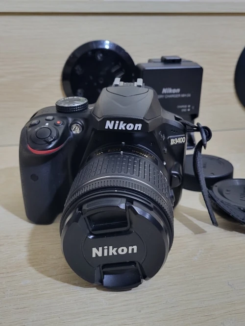 Nikon D3400 Appareil Photo Numérique Réflex 24.2 Mpix + OBJECTIF Nikon AF-P DX Nikkor 18 55mm f 3.5 5.6 g vr