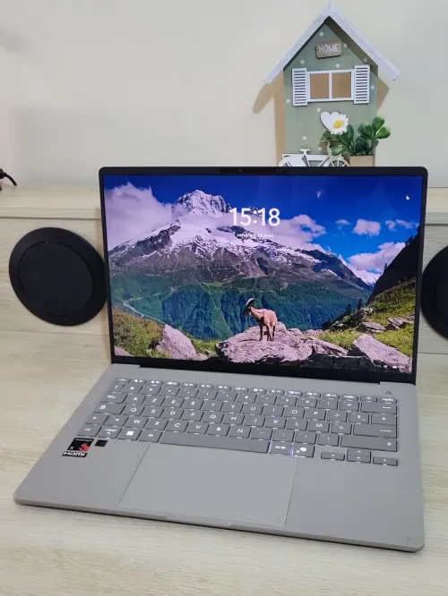 Asus ZenBook A14 14" OLED Full HD+ | Snapdragon X X1-26-100 | 16GB RAM | 512GB NVMe SSD | Qualcomm Adreno x1-45 GPU