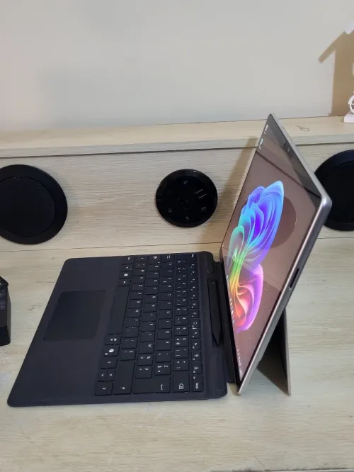 AI Microsoft Surface Pro 11 Copilot+ | OLED 2.8K 13" Tactile 120 Hz | INTEL CORE Ultra 5 236V | 16GB RAM | 256GB RAM | Arc Graphics 130V 8GB | Platine Tablette | Hybride 2-en-1