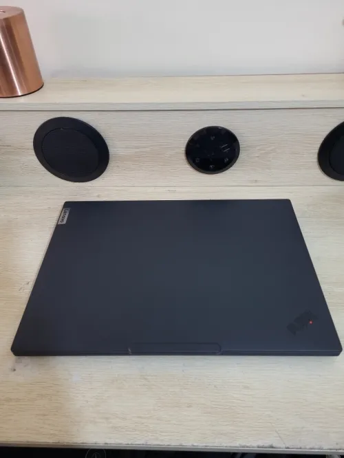 THINKPAD P16s GEN 4 | RYZEN AI 7 PRO 350/w | 32GB RAM | 512GB | RADEON 860M 8GB | Workstation