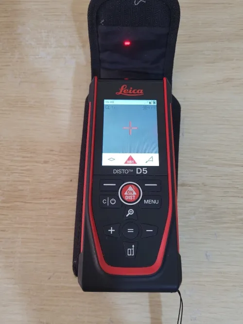 Leica DISTO D5 - télémètre Laser Professionnel avec Bluetooth (appli), viseur numérique (pour intérieur et extérieur) et capteur d'inclinaison pour Mesure de Profil et d'angle