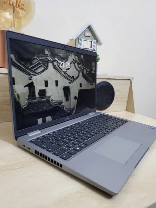 DELL LATITUDE 5520 | INTEL CORE i7 1165G7 | 16GB RAM | 256GB SSD | INTEL Iris Xe