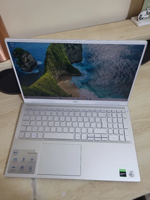 DELL INSPIRON 7501 | CORE i7-10750H | NVIDIA GeForce GTX 1650 4GB | 16GB RAM | 512GB NVMe SSD
