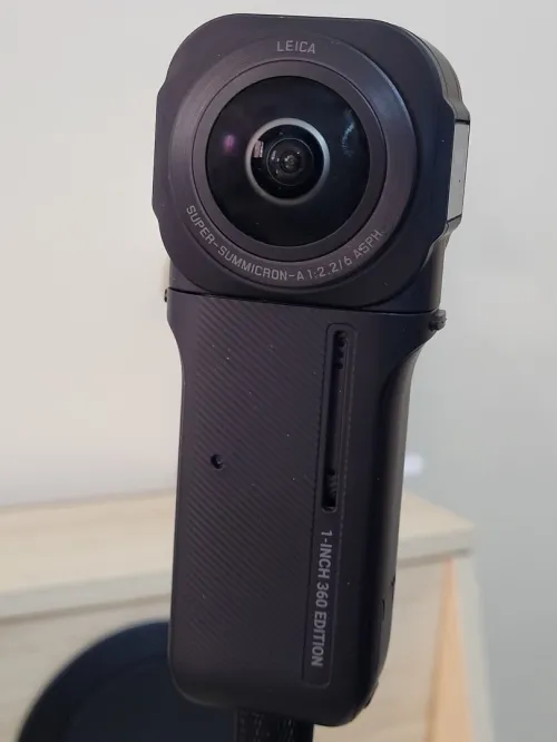 Insta360 One RS 1-inch 360 Edition - Caméra 360 VIDEO UHD 6K avec Deux capteurs 1 Pouce, co-conçue avec Leica, Photo 21MP, stabilisation FlowState, Faible luminosité de qualité, résistante à l'eau
