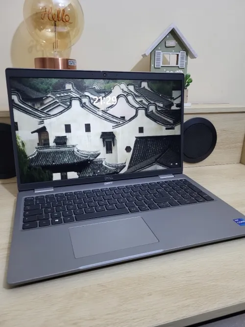 DELL LATITUDE 5520 | INTEL CORE i7 1165G7 | 16GB RAM | 256GB SSD | INTEL Iris Xe