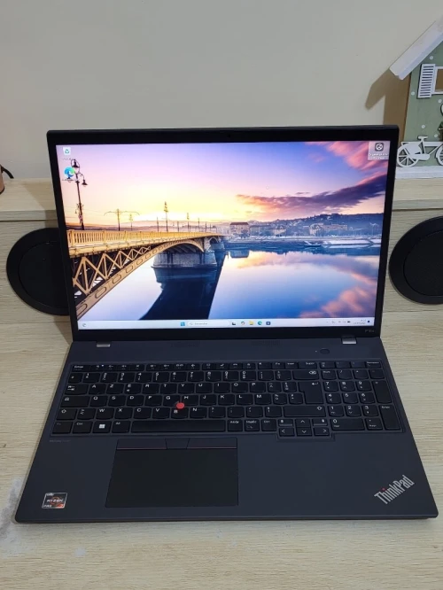 LENOVO THINKPAD P16S GEN 2 | RYZEN 7 PRO 7840U w| 32GB RAM | 512GB SSD | RADEON 780M GRAPHICS 4GB