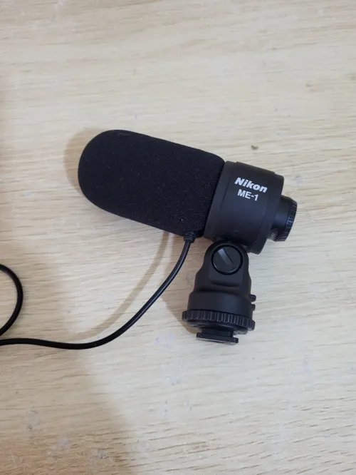 Microphone stéréo Nikon ME-1 pour appareil photo reflex numérique muni d'une prise jack stéréo
