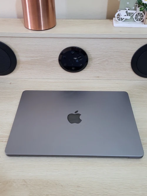 MacBook Air M2 2023 | PUCE M2 8 CPU | GPU 10 COEURS | 8GB RAM | 256GB SSD | CYCLES 61